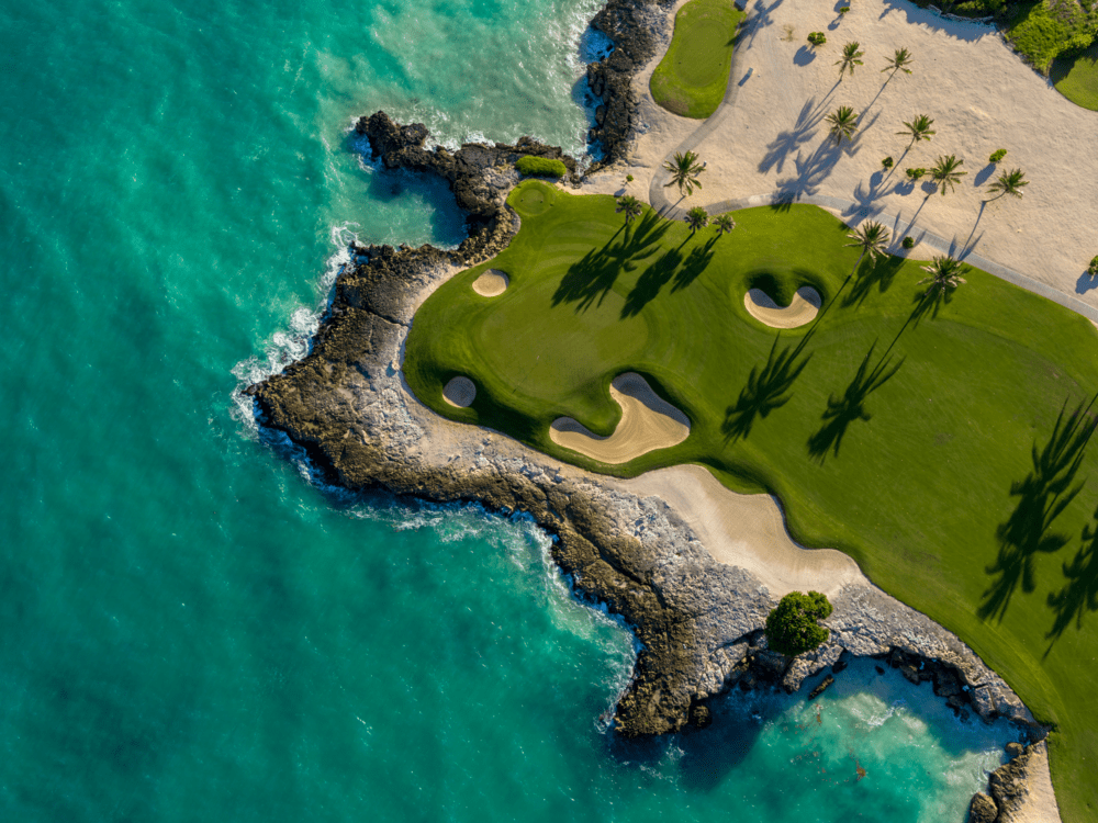 Las Iguanas Golf - Campo diseñado por Jack Nicklaus en Cap Cana, frente a The Gem